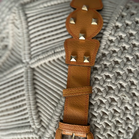 Studded  leather belt - Picture 3 of 14
